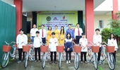 Học viện Nông nghiệp Việt Nam, Tập đoàn Dầu khí Việt Nam trao tặng “Xe đạp yêu thương” và “Học bổng ươm mầm tài năng” cho học sinh Trường Phổ thông Nguyễn Trực, Quốc Oai, Hà Nội