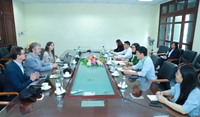 Tiếp GS Charles Spillane, Giám đốc Viện Ryan, ĐH Galway, Ailen thảo luận hợp tác về chương trình học bổng cho sinh viên Học viện